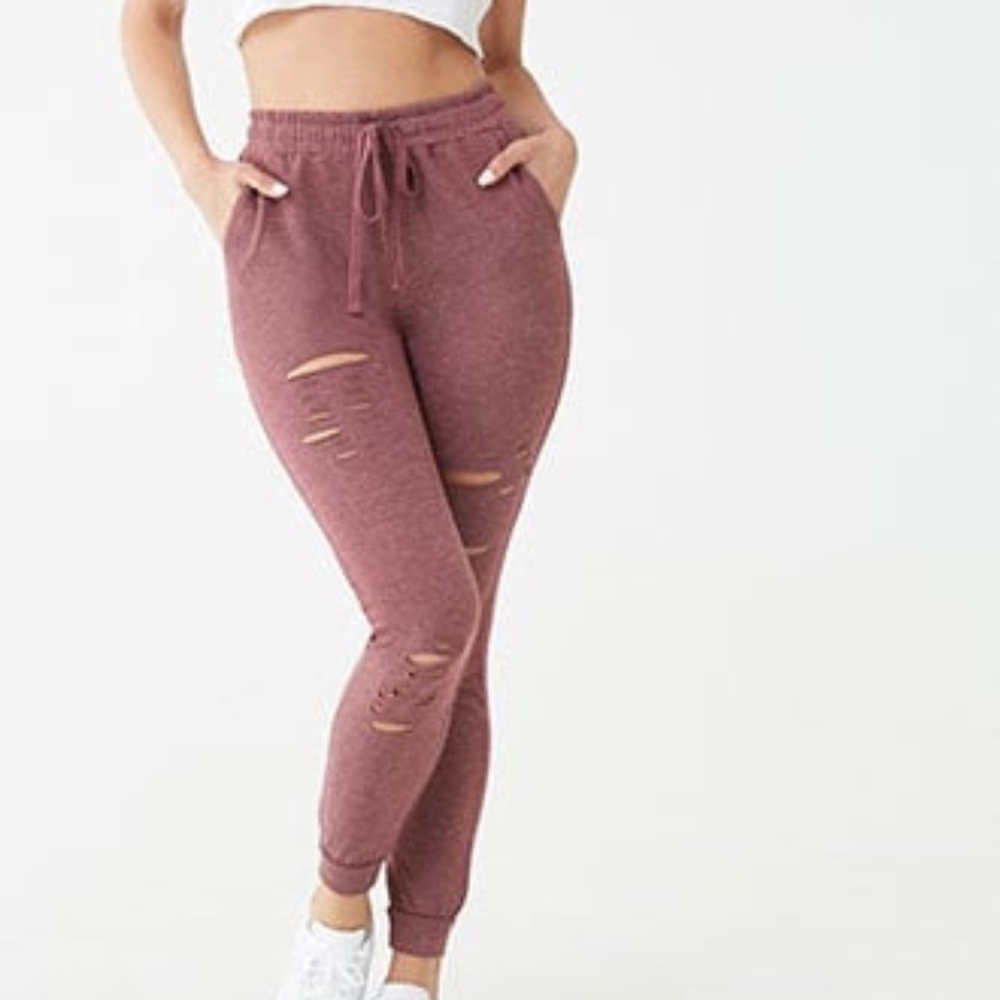 ✨Babe On The Go Distressed Joggers✨